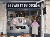Nouveau commerce à Chalon-sur-Saône : ‘De l’Art et du Cochon’, une épicerie fine au concept original