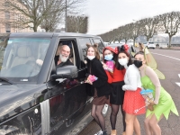 En cette période morose, les jeunes apportent un peu de gaieté dans les rues lors des 100 jours du BAC