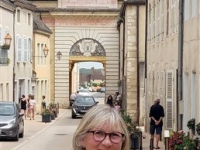 Sylvie Bargain croque les rues et les monuments de Givry