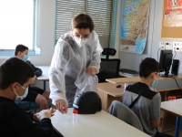 Premiers tests salivaires au collège Vivant Denon de Saint-Marcel