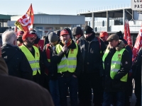 Rassemblement de soutien aux syndicalistes mis à pied devant Verallia 