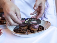 L’œuf en meurette plébiscité par 14 chefs pour la 5e édition du championnat du monde de l’œuf en meurette au Château du Clos de Vougeot