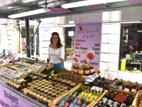 Marché du dimanche à Chalon-sur-Saône : « Au pays de Cécile », un univers de douceurs artisanales typiquement régionales 