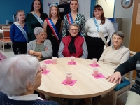 Visite de courtoisie des Reines du carnaval de Chalon et des vice-reines aux résidents de l’Esquilin