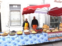 Chalon-sur-Saône : Nouveau sur le marché du dimanche, avec Chérif, venez déguster des spécialités provençales artisanales et les fromages d’ailleurs