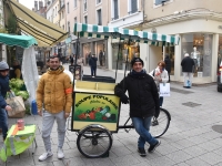 Sur le marché, place de l’Hôtel de Ville, ayez le geste solidaire avec l’association  « la Soupe Populaire » 