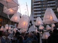 Pour clore le festival Les Utopiks, 500 participants ont déambulé dans les rues de Chalon-sur-Saône avec 200 lanternes