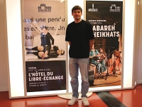 L’Espace des Arts propose aux spectateurs aveugles ou malvoyants un dispositif d’audiodescription sur l’une des représentations de la pièce ‘l’Hôtel du Libre-échange’
