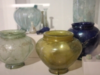Il vous reste encore quelques jours pour admirer ce magnifique ensemble d’objets en verre datant de l’époque gallo-romaine au Musée Denon