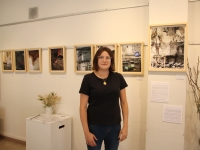 La chalonnaise Susy Lagrange, qui partage sa vie entre sa ville natale et la Capitale, expose à la Galerie du Châtelet avec ‘Mémoire de disparues’