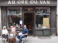 L’atelier Rodéric spécialisé dans les enluminures expose à la librairie ancienne ‘Au gré du Van’