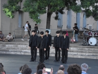 Chalon dans la Rue, Modern Table Darkness Poomba, des danses et acrobaties qui vous font voyager en Corée du Sud 