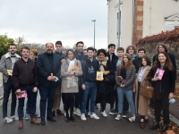 Les Jeunes avec Macron à la rencontre des habitants du quartier de Bellevue 