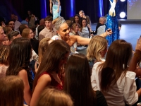 Un selfie avec Miss France 2023 à la Salle Marcel Sembat