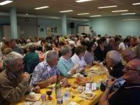 Un repas convivial pour les anciens et les personnes handicapées à la Maison de quartier de la rue de la Paix