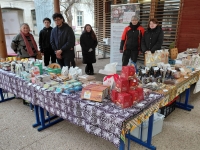 Un marché de Noël réussi pour les élèves de 1ère CAP Équipier Polyvalent du Commerce du lycée Émiland Gauthey