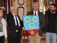 Un blason offert à la Ville, symbole d'amitié et de reconnaissance