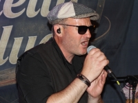 Shelly Blues enflamme le Saint-James : une soirée blues, sourire et partage