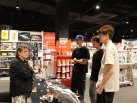 "Ma vie extraordinaire de jeune femme ordinaire", le livre dont les jeunes ont porté un intérêt certain lors de la dédicace par Marie-Hélène Salmon à la FNAC de Chalon.