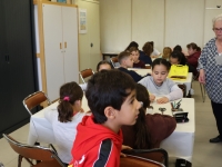 Un atelier de création à partir de plastique fou proposé aux enfants de Champforgeuil par la bibliothèque.