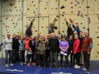 Le mur d’escalade et les parois extérieures ne font pas peur aux 2 sportifs de la Retraite Sportive âgés de 90 ans.