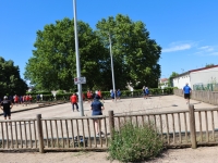 Les ¼ de finales du qualificatif pour le championnat de France AS 3 & 4 boule lyonnaise sous un soleil de plomb au boulodrome de Châtenoy le Royal.