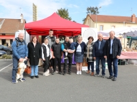 Le 4ème marché de producteurs organisé par le "Gaec Galoche" le samedi 18 mars à Châtenoy le Royal a fait le plein de visiteurs.