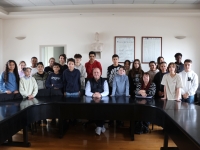 Les élèves délégués de classe du collège Louis Aragon reçus en mairie par monsieur le maire.