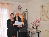 Une belle initiative personnelle d’une habitante de Crissey : Sandrine Toulisse a offert 805 € à la Ligue contre le cancer. 