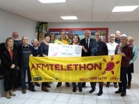 753,10 € remis à l’AFM téléthon par les trois associations  "l’Amicale intervillages pour le don de sang", "Criss Play Club" et l’APE de l’école "Pierre, Feuille Ciseau".