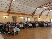 Un bon moment de convivialité avec ce repas offert par le CCAS aux aînés de Fragnes la Loyère