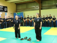 Remise de ceintures noires 1ère Dan de Krav Maga au dojo de Saint Rémy à Betty Floriot et Christophe Moréteau. 