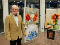 La luminescence florale par Michel Tavernier s’expose dans le hall de la mairie de Saint Rémy.