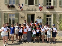 Madame le Maire, Joëlle Schwob, a reçu les jeunes chatenoyens ce jeudi matin 