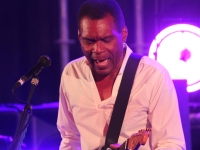 Les envolées du blues ont été mises en lumière à Couches par the Robert Cray band
