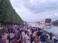 Les quais de Saône déjà bondés à moins d'une heure du feu d'artifice 