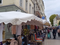 BRADERIE CHALON - Les marchands ont pris le contrôle de la rue Géneral Leclerc ce samedi 