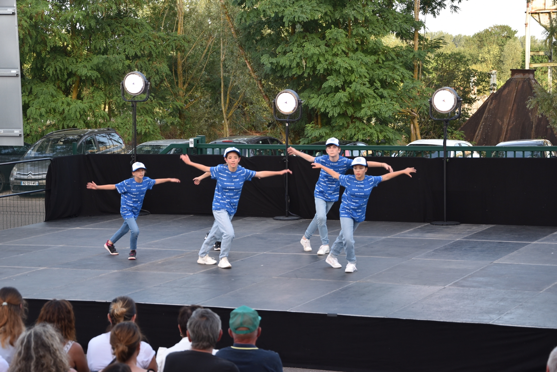 En images. Le Centre de danse a proposé un spectacle de fin d'année haut en  couleur