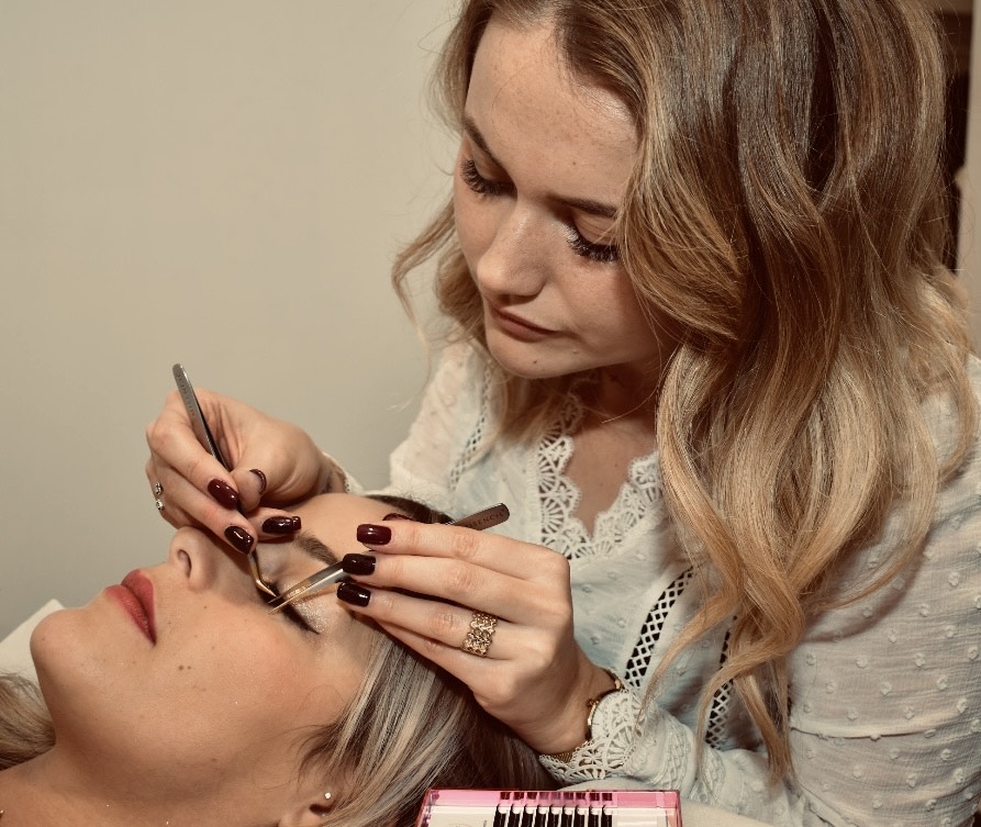 Animation Beauté Bar à Maquillage en Entreprise sur Paris et IDF