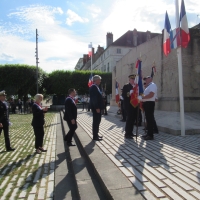 Cérémonie d'installation du nouveau sous-préfet Philippe Deschamps au monument aux morts de Chalon-sur-Saône