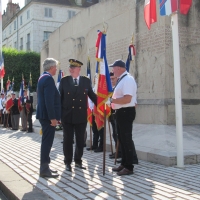 Cérémonie d'installation du nouveau sous-préfet Philippe Deschamps au monument aux morts de Chalon-sur-Saône