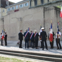Cérémonie d'installation du nouveau sous-préfet Philippe Deschamps au monument aux morts de Chalon-sur-Saône