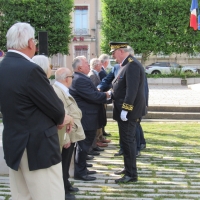 Cérémonie d'installation du nouveau sous-préfet Philippe Deschamps au monument aux morts de Chalon-sur-Saône