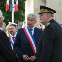 Cérémonie d'installation du nouveau sous-préfet Philippe Deschamps au monument aux morts de Chalon-sur-Saône