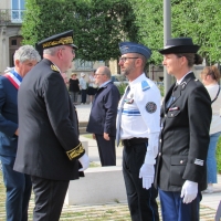 Cérémonie d'installation du nouveau sous-préfet Philippe Deschamps au monument aux morts de Chalon-sur-Saône