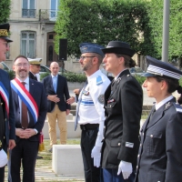 Cérémonie d'installation du nouveau sous-préfet Philippe Deschamps au monument aux morts de Chalon-sur-Saône