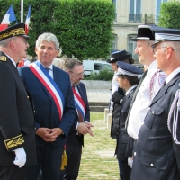 Cérémonie d'installation du nouveau sous-préfet Philippe Deschamps au monument aux morts de Chalon-sur-Saône