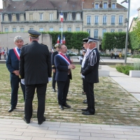 Cérémonie d'installation du nouveau sous-préfet Philippe Deschamps au monument aux morts de Chalon-sur-Saône