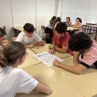 Les élèves du lycée St Charles à Chalon-sur-Saône ont accueilli un astrophysicien pour la journée