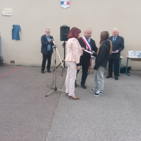 Ouroux-sur-Saône : Inauguration de la plaque de l'Ordre National du Mérite à l'Ecole primaire